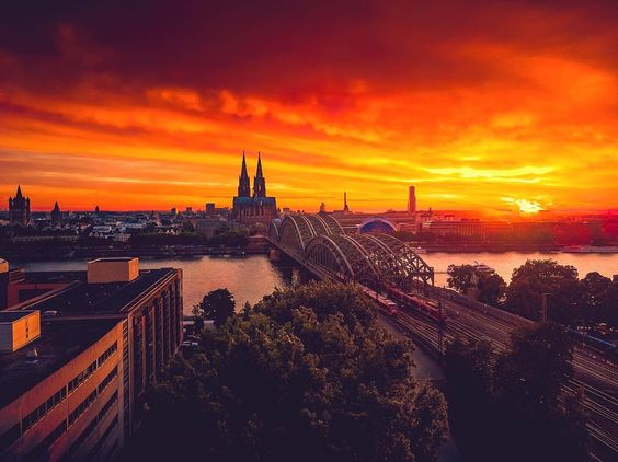 أجمل الاماكن لمشاهدة وقت غروب الشمس في كولونيا المانيا 