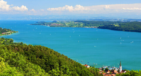 بحيرة كونستانس السويسرية وسحر الطبيعة الأوروبية الخلابة