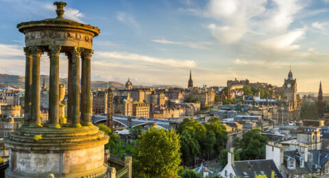ايهما تفضل السياحة في مدينة ادنبرة الجديدة ام المدينة القديمة؟