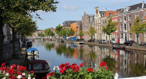 السفر الى هولندا في الربيع وجمال حدائق هولندا