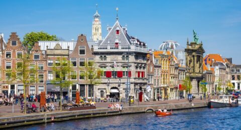 متعة السياحة فى مدينه هارلم هولندا الحالمة