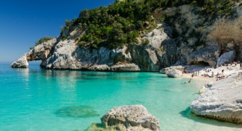 استكشف روعة وجمال جزيرة سردينيا الايطالية