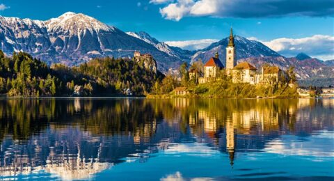 إستكشف بحيرة بليد في سلوفينيا جنة الله على الأرض