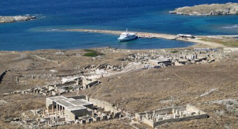 استكشف جزيرة ديلوس اليونانية وأهم معالمها السياحية