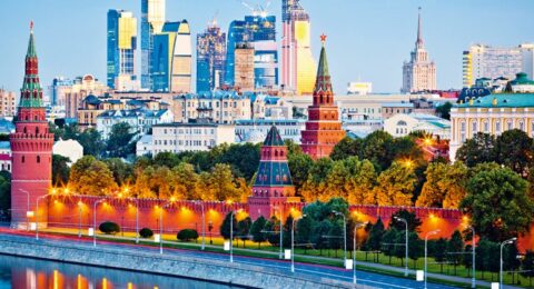 قائمة بأشهر 9 معالم يمكنك زيارتهم عند السياحة في موسكو
