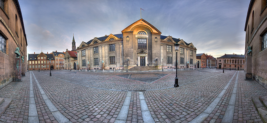 3 من افضل جامعات الدنمارك على مستوى العالم 
