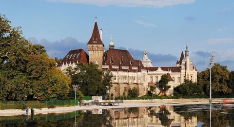 تقرير شامل حول السياحة في هنغاريا دُرة أوروبا